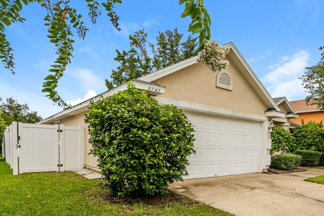 Building Photo - 1747 Northglen Cir