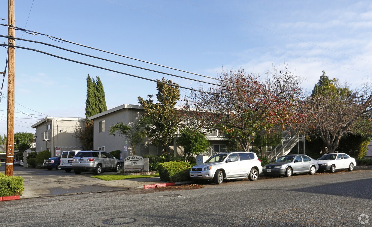 Foto del edificio - Garden Glen Apartments