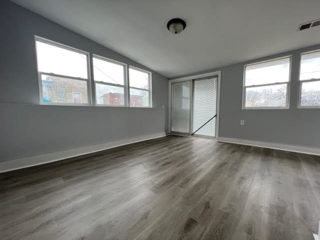 Building Photo - 2108 N Keeler Ave