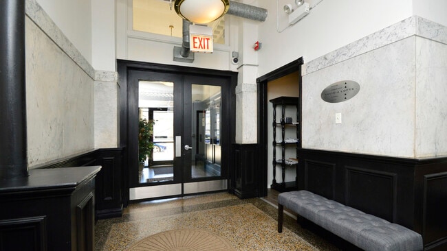 Building Photo - 2024 S Wabash Ave