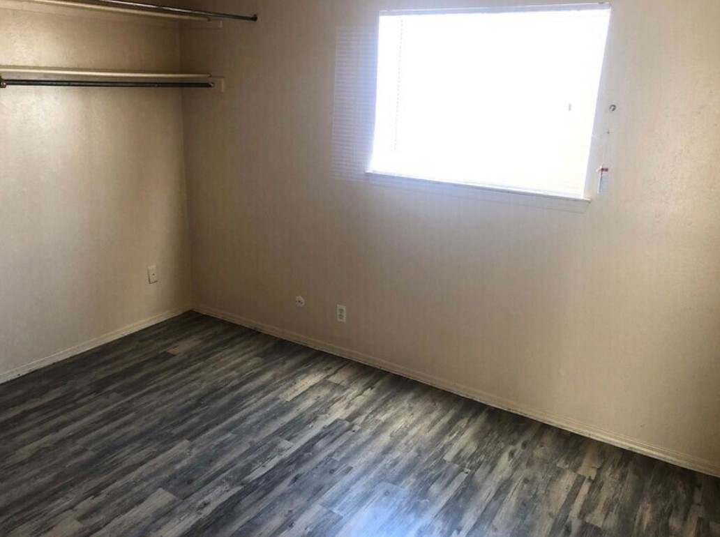 Foto principal - 386 57th St NW