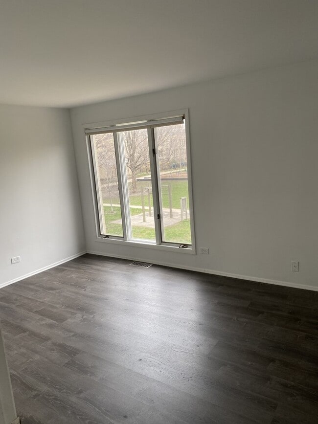 Building Photo - 1143 S Park Terrace