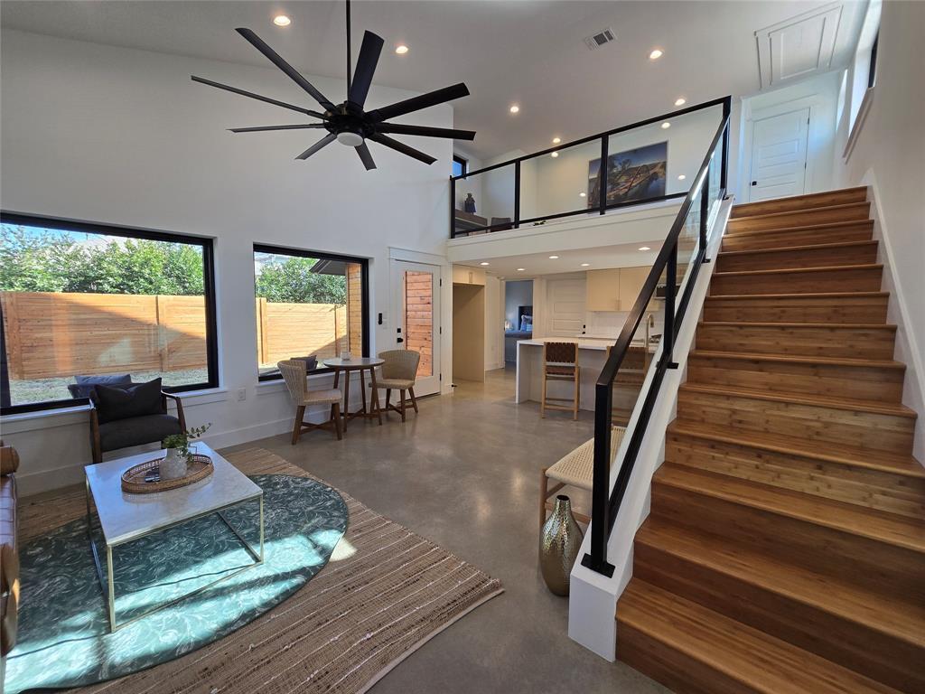Foto principal - 5305 Grover Ave