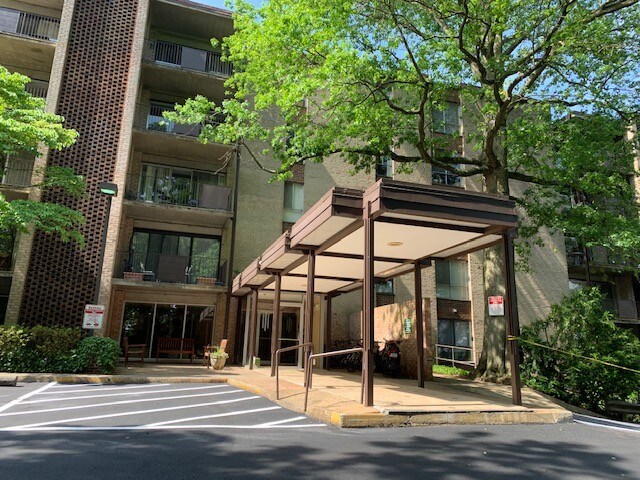 Foto principal - 511 1st St N