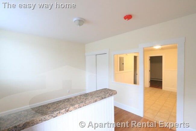 Building Photo - 304 Highland Ave