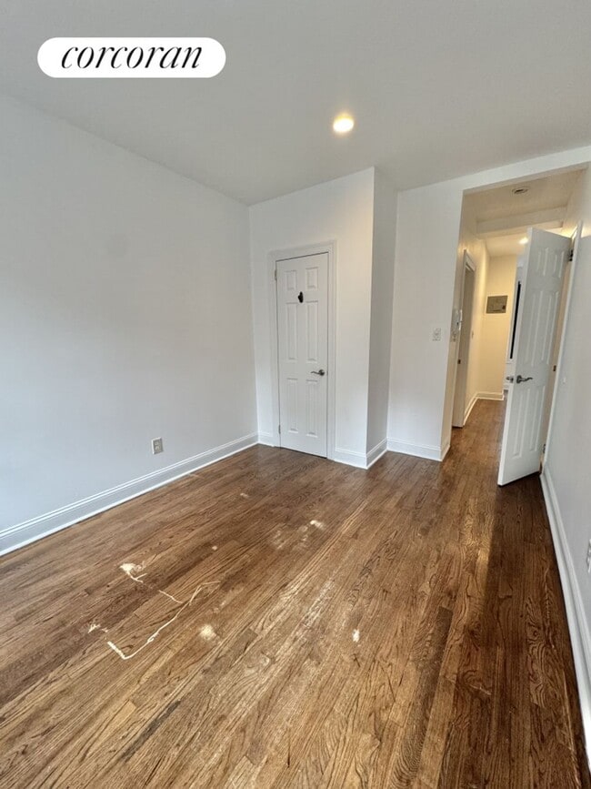 Foto del edificio - 413 E 70th St
