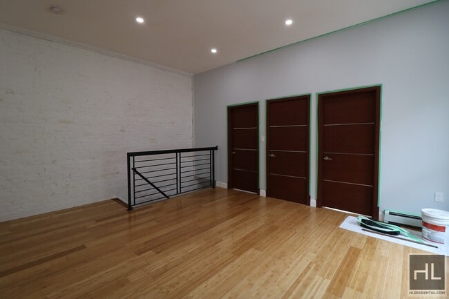Building Photo - 645 Saratoga Ave
