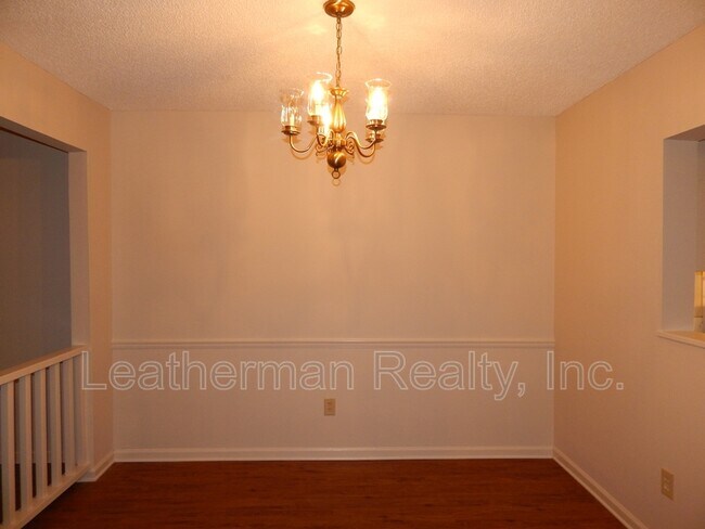 Foto del edificio - 738-J Coventry Lane