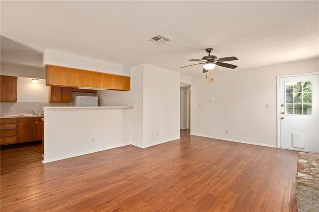 Building Photo - 12809 Copper Cliff Ave