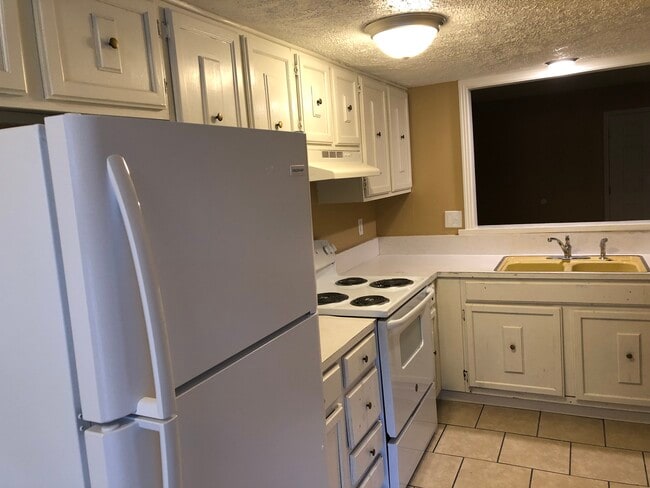 Foto del edificio - 832 Old Hickory Blvd