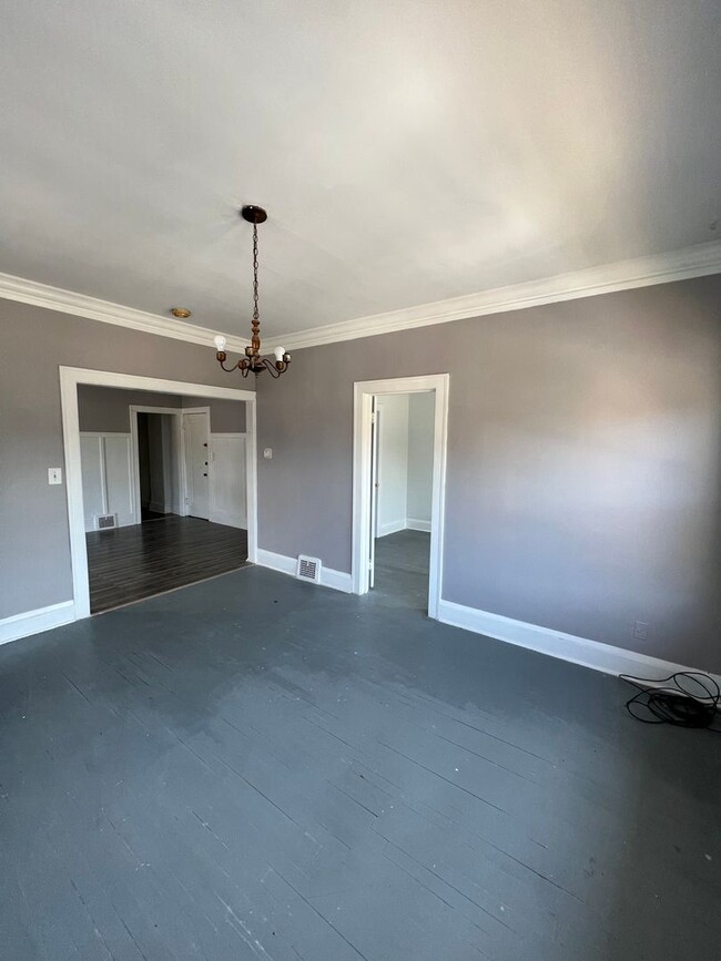 Building Photo - 4495-4497 Broadview Road