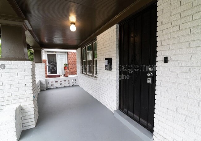 Foto del edificio - 5815 Euclid Ave E