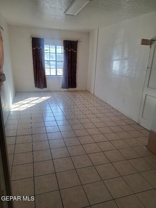 Foto del edificio - 905 NE Camp St