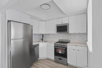 Building Photo - 4017 Hudson Ave