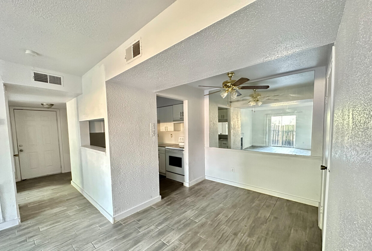 Living room/Dining room area - 12658 Ashford Meadow Dr