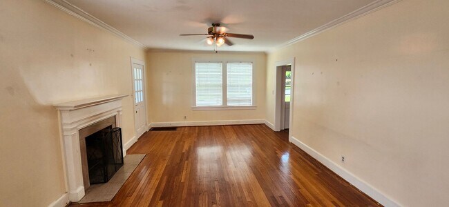 Building Photo - Large home in Midtown Columbus