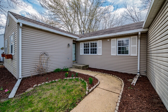 Building Photo - 1306 Canyon Run Rd