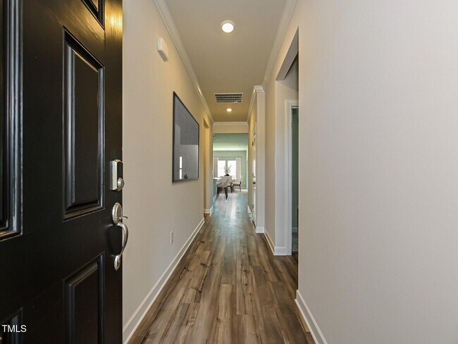 Building Photo - 483 White Birch Ln