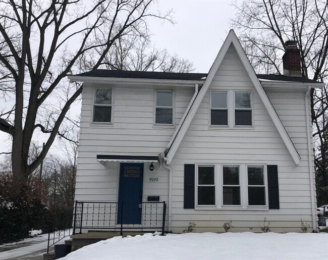 Building Photo - 1919 Dexter Ave