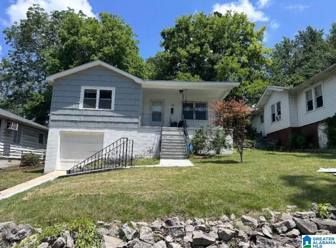 Foto principal - 904 46th St N