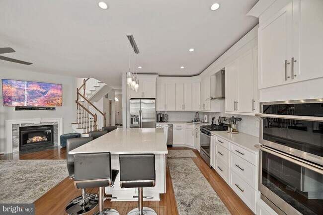 Building Photo - 7261 Castlefield Way