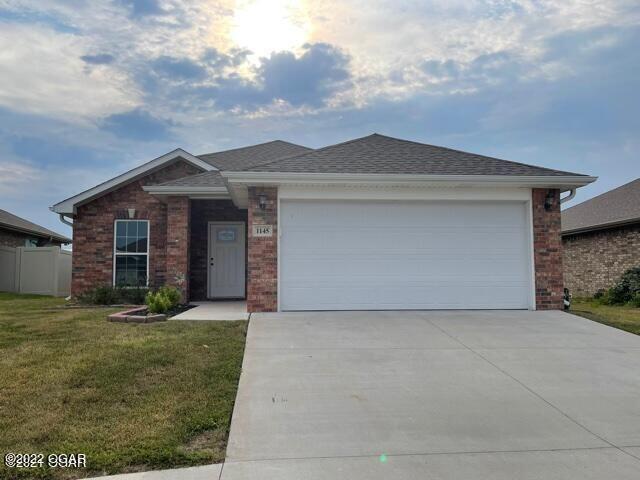 Primary Photo - 1145 N Oak Way Dr