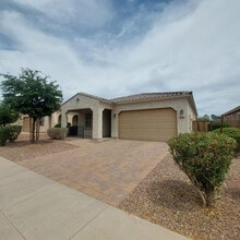Building Photo - 1025 S 200th Ln