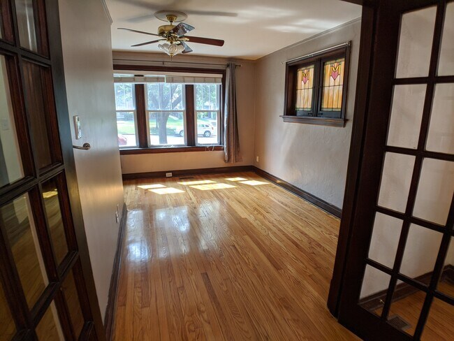 Entrada al dormitorio 2 - 6633 Alamo Avenue