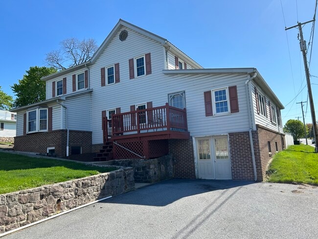Foto del edificio - 245 Fetterville Rd