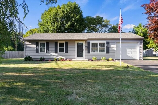 Foto del edificio - 8 Indian Field Rd