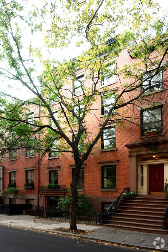 Primary Photo - 124 State St