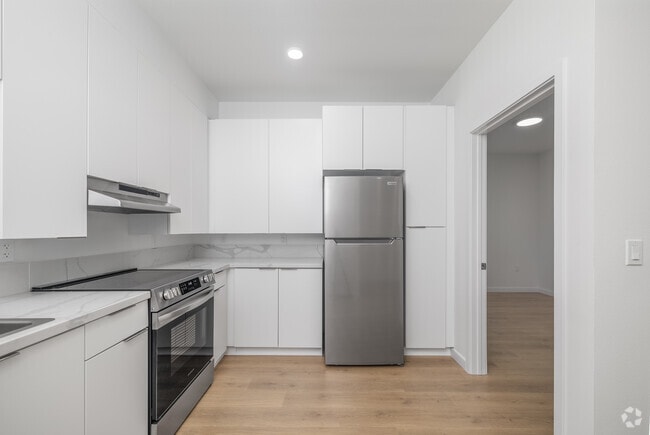 1BR, 1BA - 450SF - Kitchen - Haven on Orange