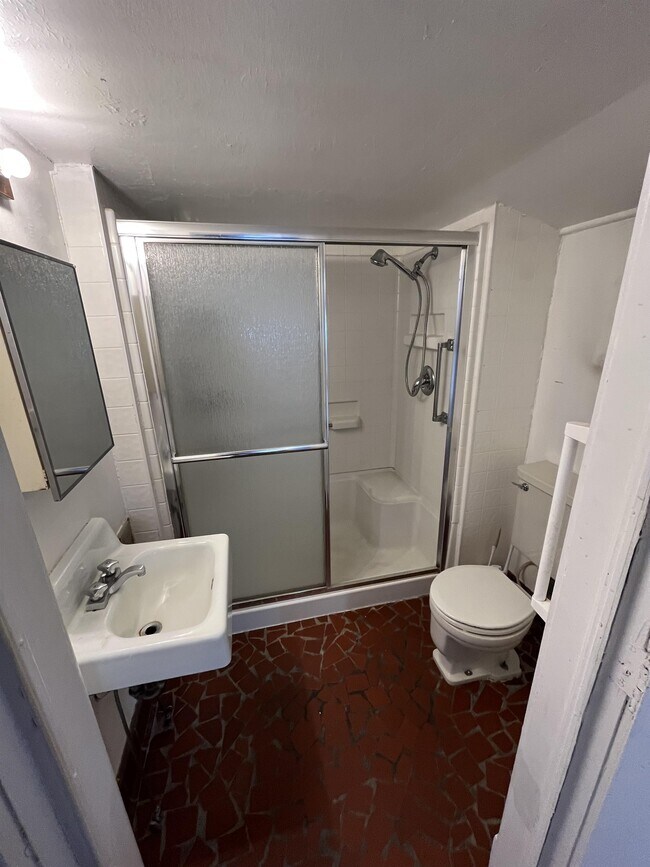Building Photo - 202 Merriman Ave