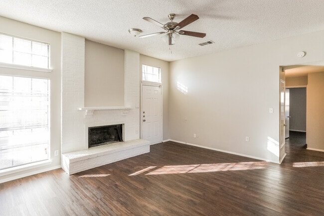 Building Photo - 410 Wellington Dr