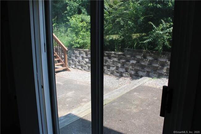 Foto del edificio - 295 Redstone Hill Rd