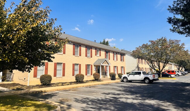 Building Photo - Brookfield Corporate Apartments