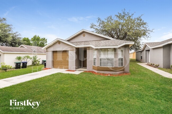 Foto del edificio - 7466 Groveoak Dr