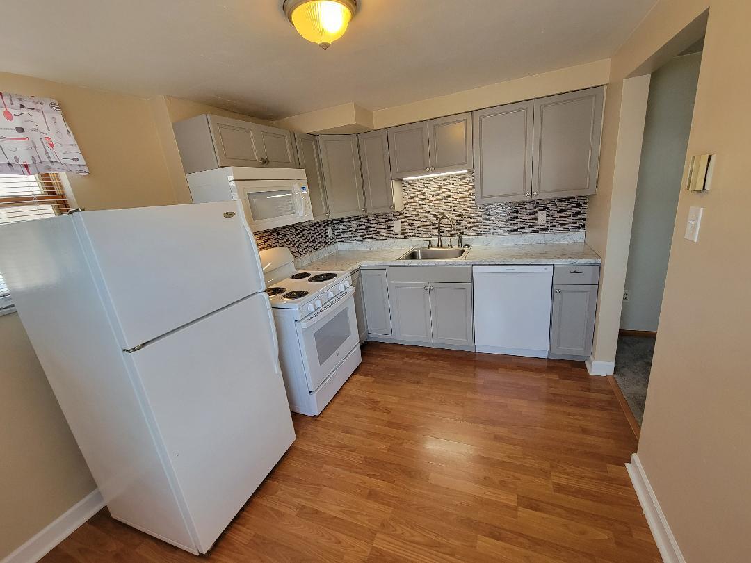 Primary Photo - 210 Greenside Ave