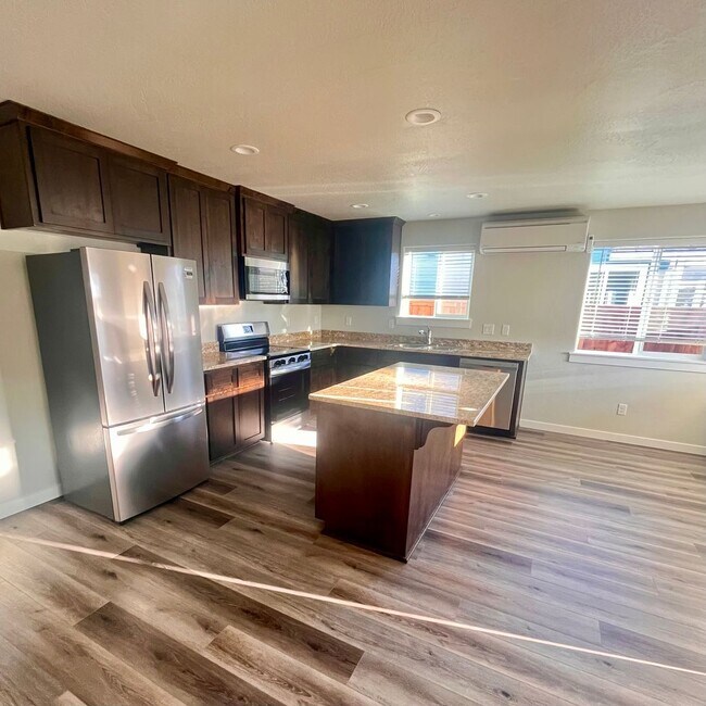 Foto del edificio - New Construction Medford/Central Point Area - Close to all Everything !