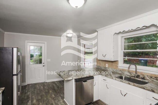 Foto del edificio - 6824 Eastbrook Rd