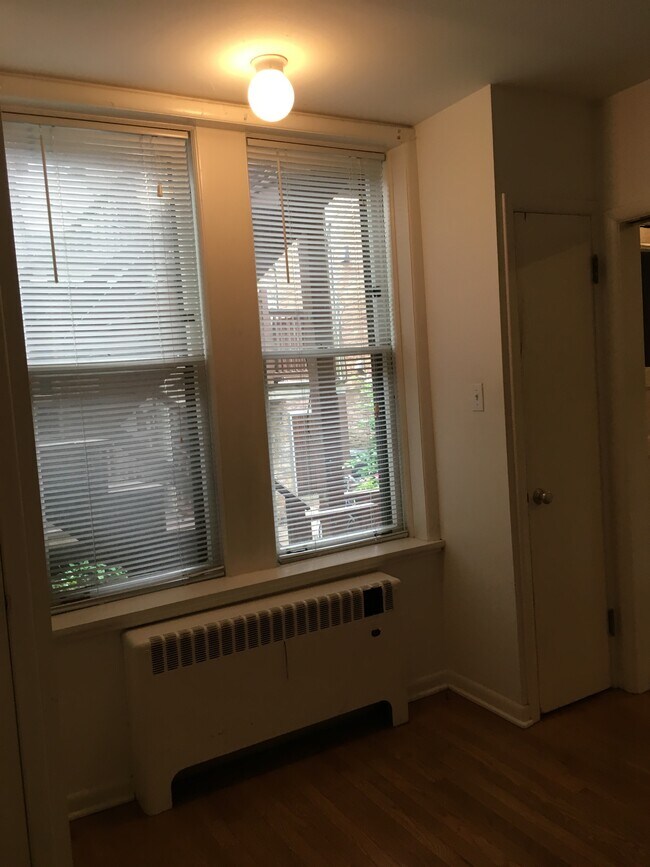 Bed Room #1 - 2754 N Kenmore Ave
