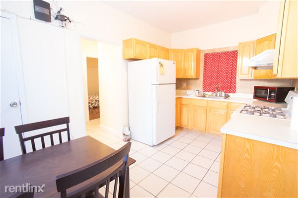 Building Photo - 3047 23rd St