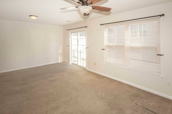 Building Photo - Seymour 37865 - 2 bedroom, 2.5 bath condo ...