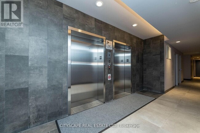 Building Photo - 2433 Dufferin St