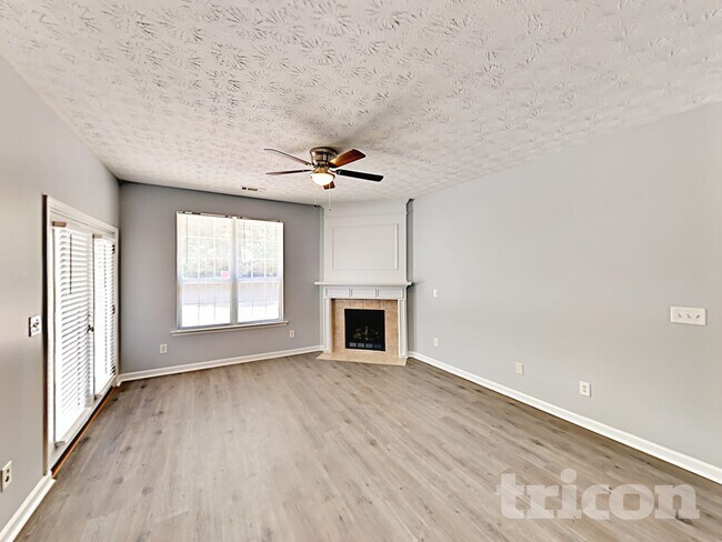 Foto del edificio - 3329 Coach House Ct
