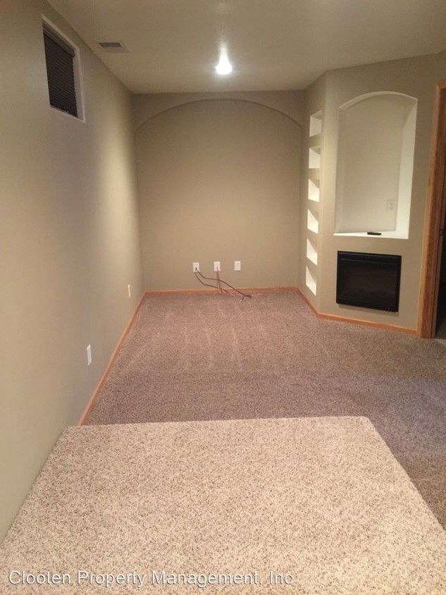 Foto principal - 4 br, 2 bath House - 2029 North 4th Street