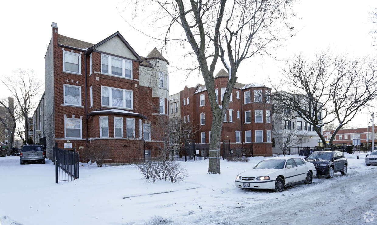 Primary Photo - 7041 S Bennett Ave