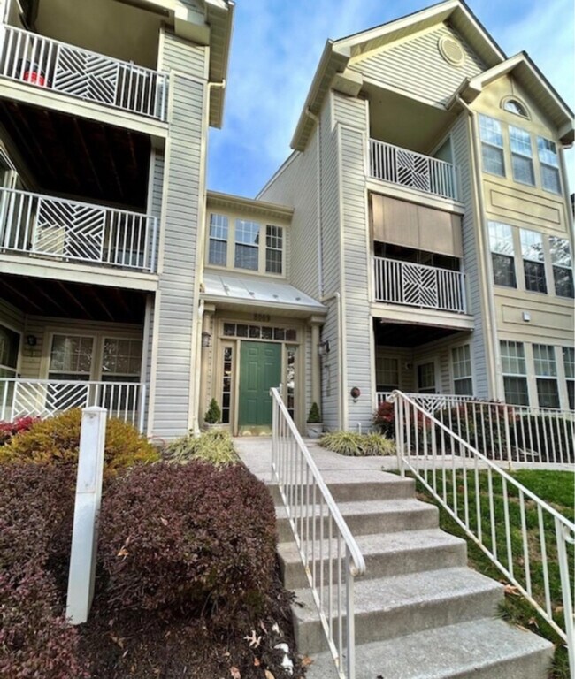 Foto del edificio - 8009 Township Dr