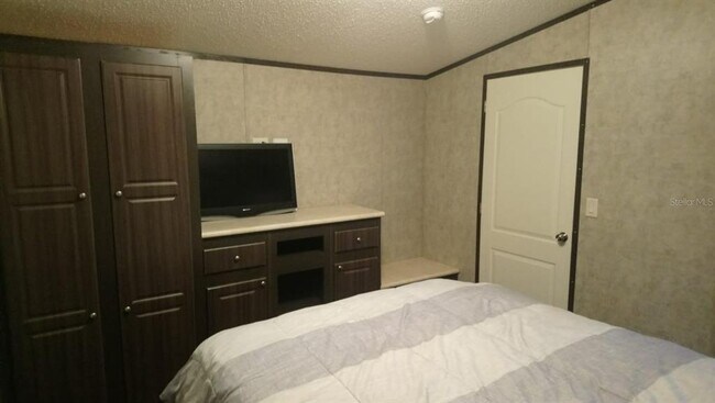 Foto del edificio - 2108 Roselawn Dr
