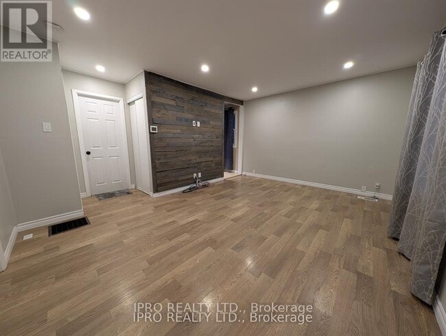 Building Photo - 145 Eby St